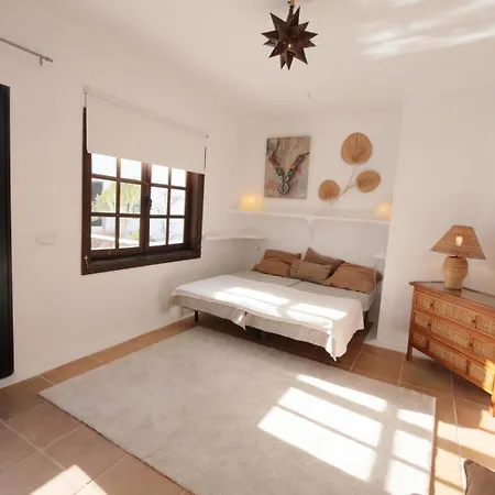 Villa Sur Le Golf טגיסי